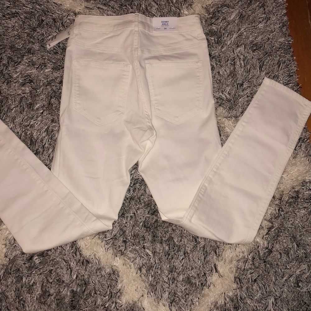 Brand new with tags! White Skinny jeans